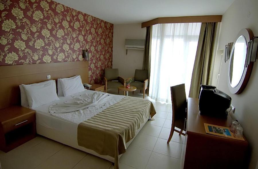 Surtel Hotel Kusadası Exterior foto